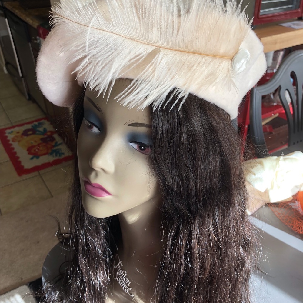 Cream Beret with feather